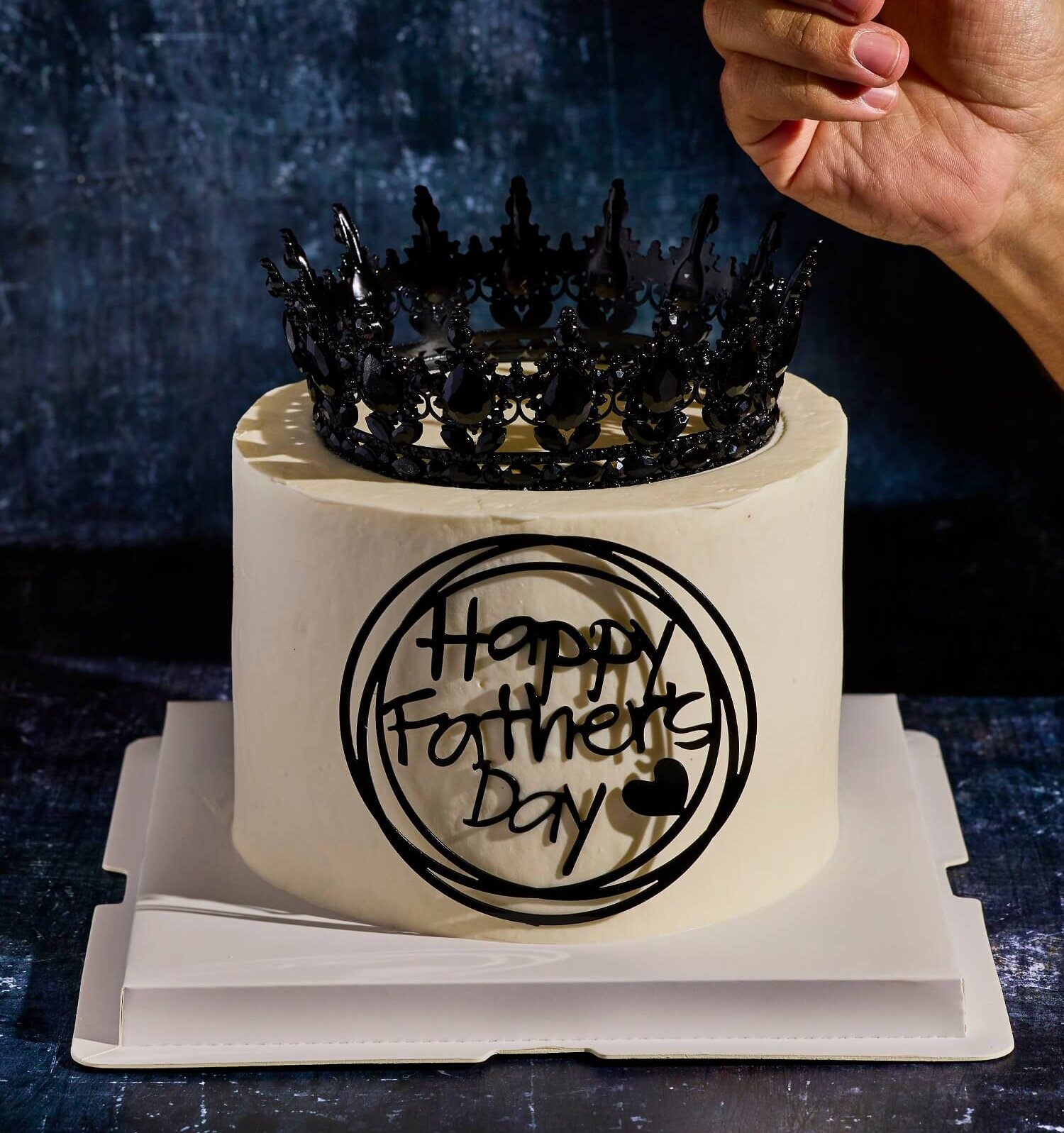 FATHER CROWN CAKE