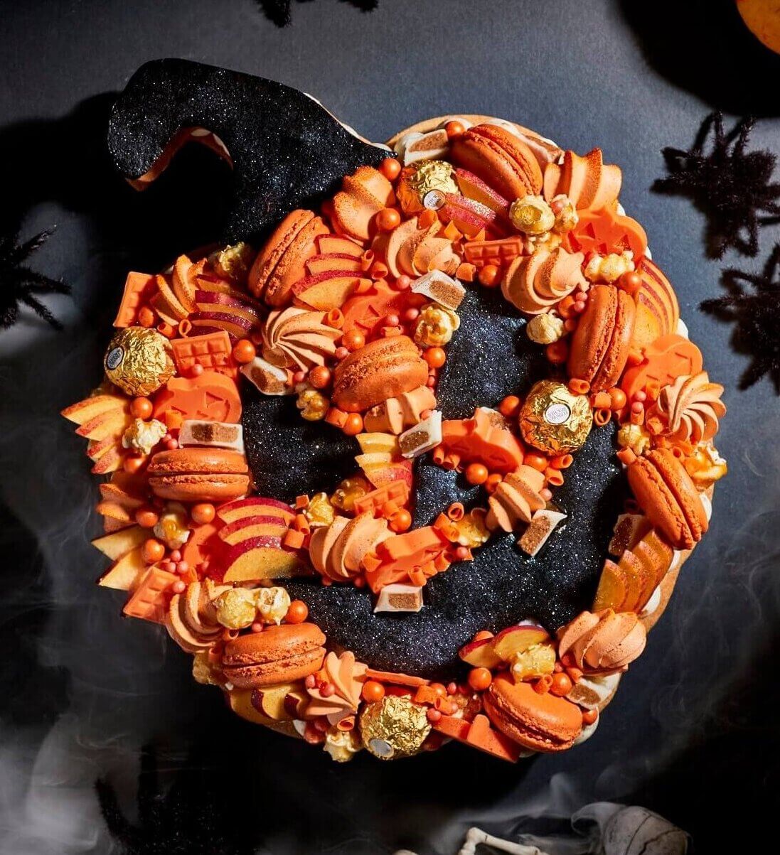 HALLOWEEN PUMPKIN CAKE