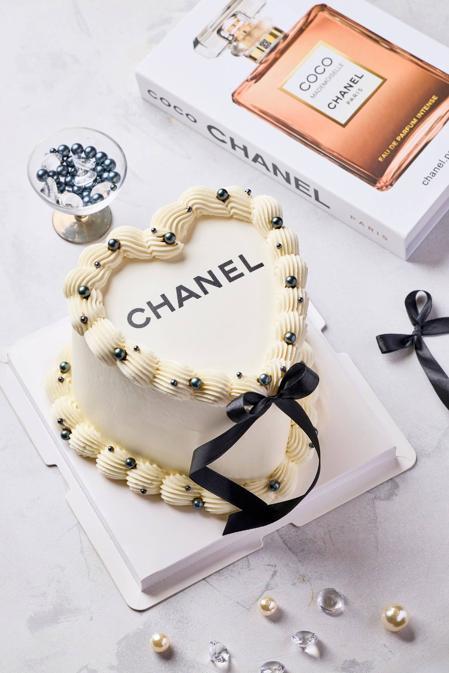 CHANEL VINTAGE HEART CAKE