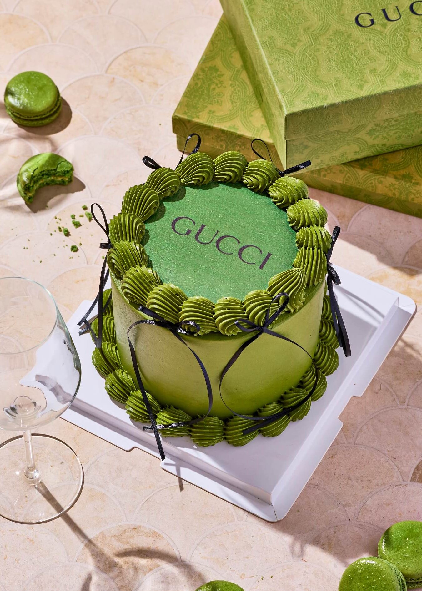GUCCI VINTAGE CAKE
