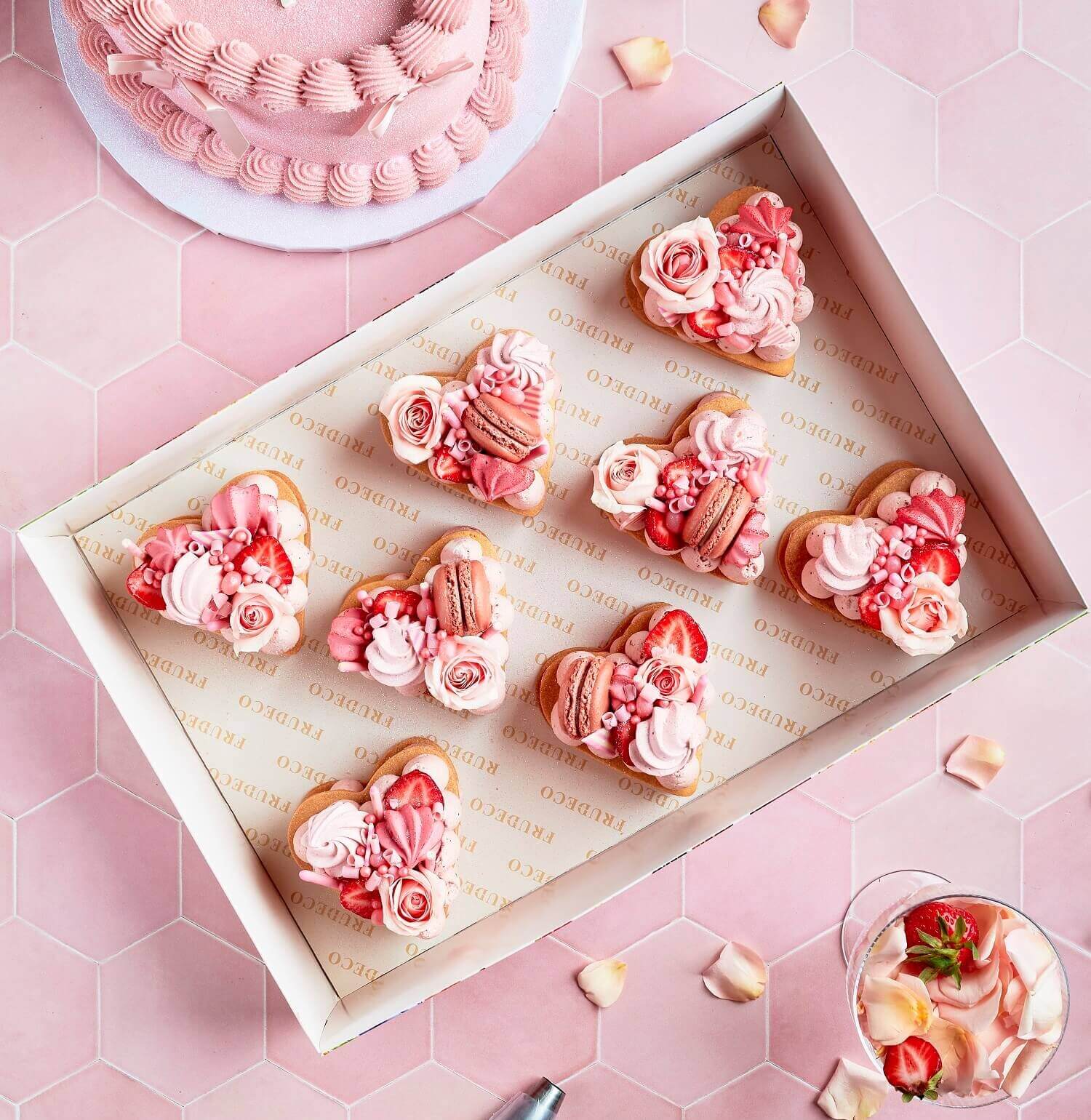 MINI HEART CAKES BOX