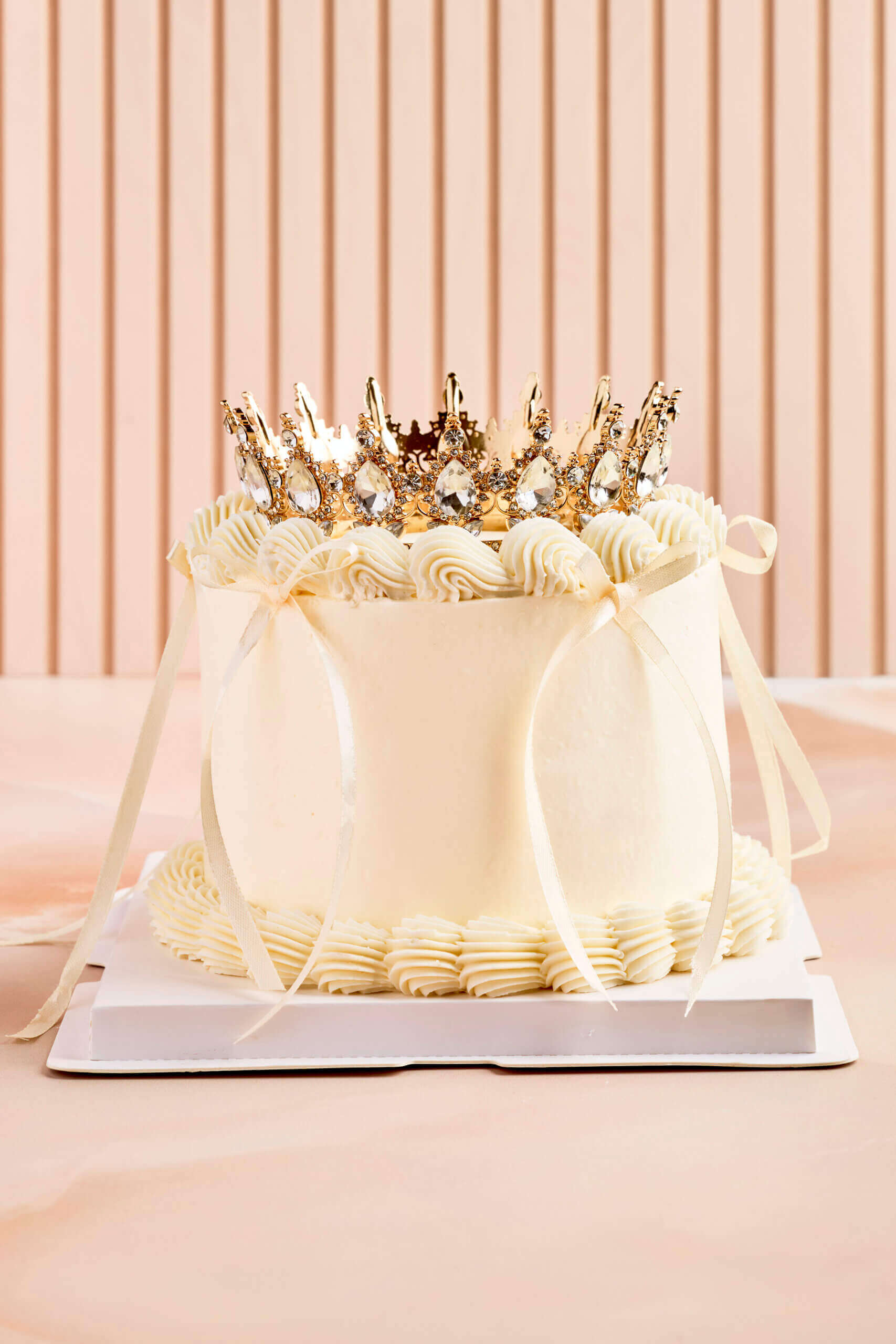 CROWN VINTAGE CAKE