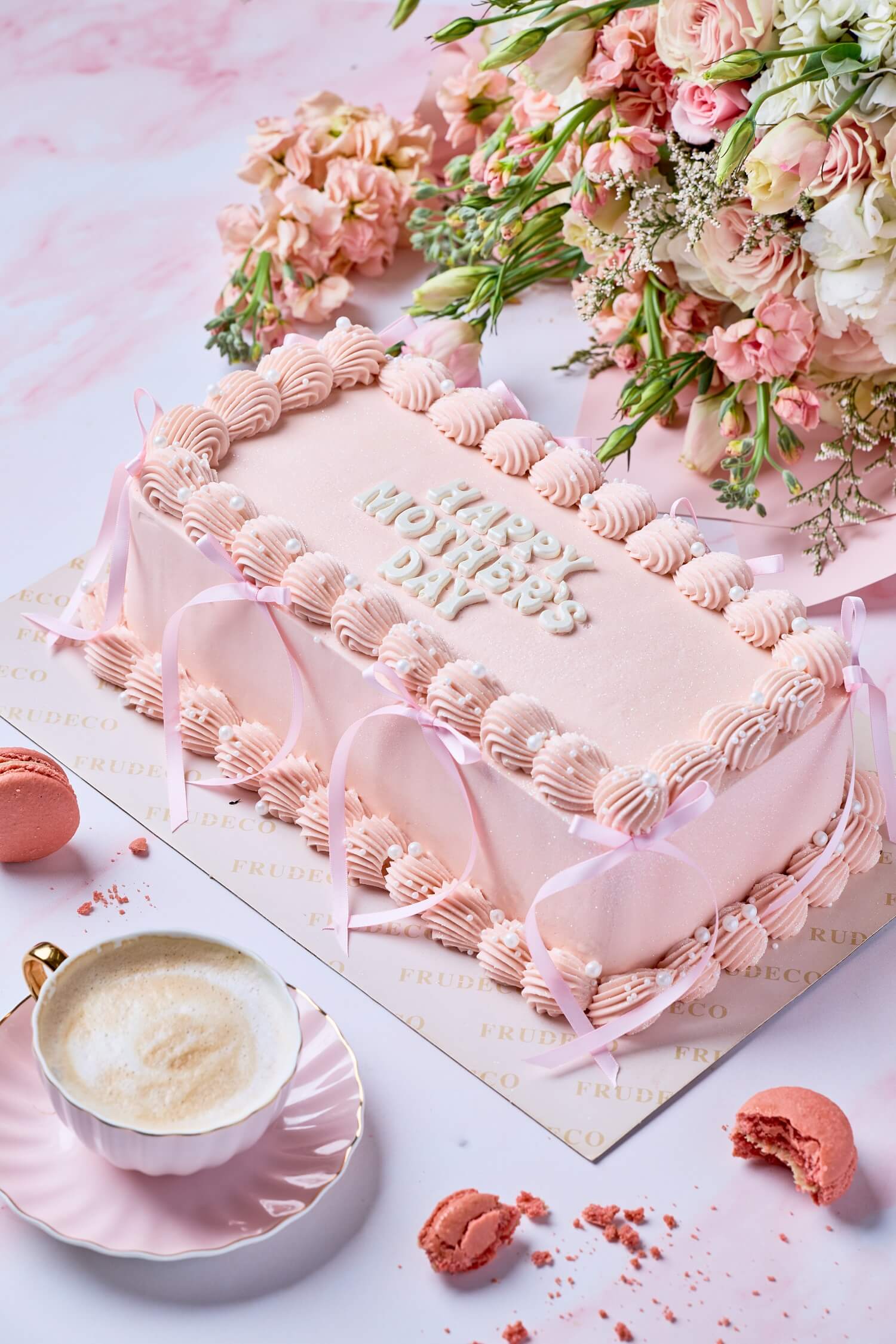 MOM VINTAGE TRIPLE LAYER CAKE